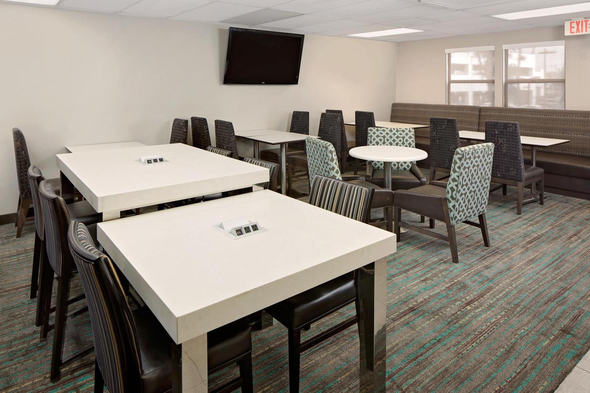 Residence Inn Ontario Airport Екстер'єр фото